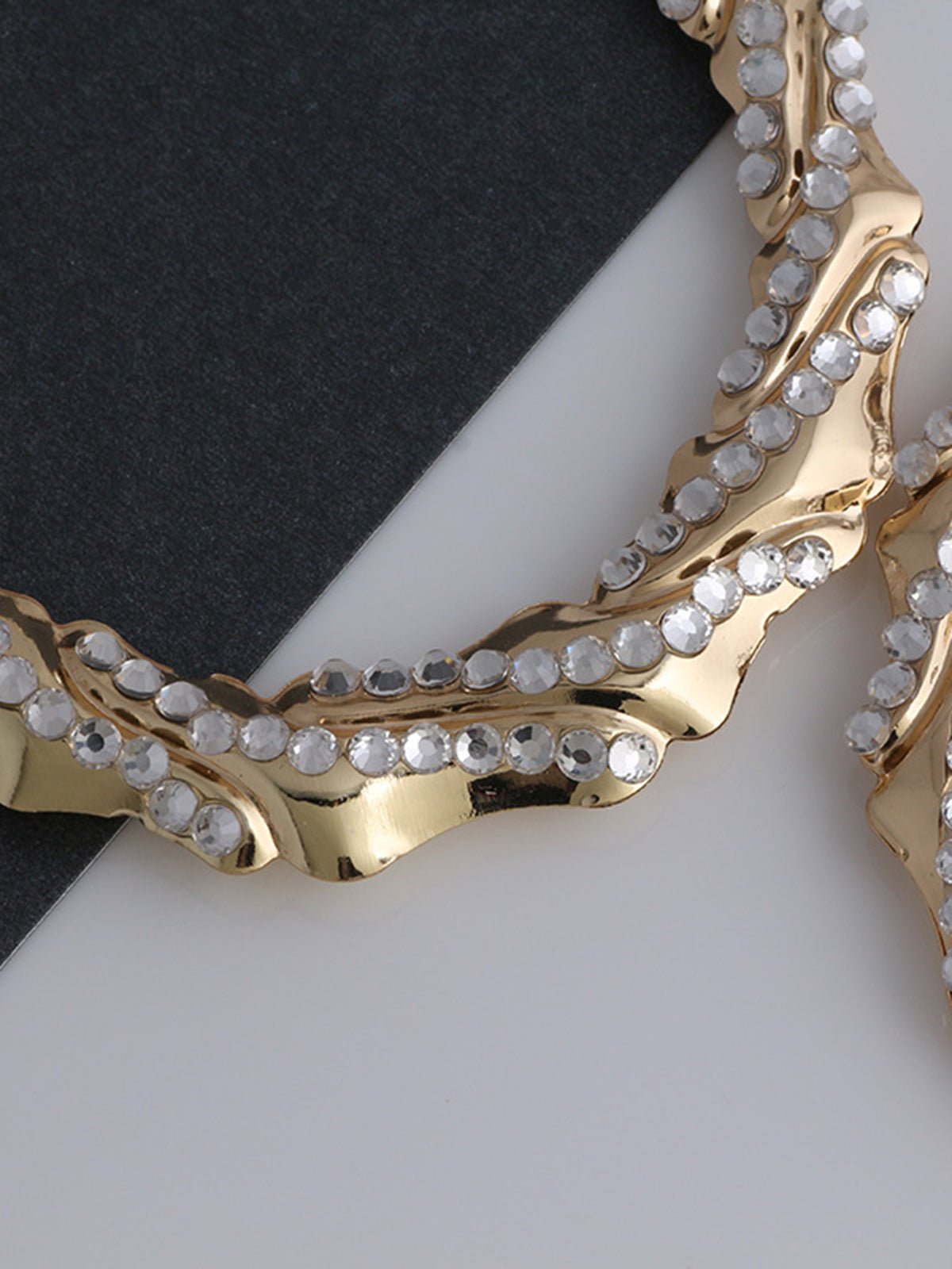 Strasslı Bambul Halka Küpe Altın 16K Kaplama