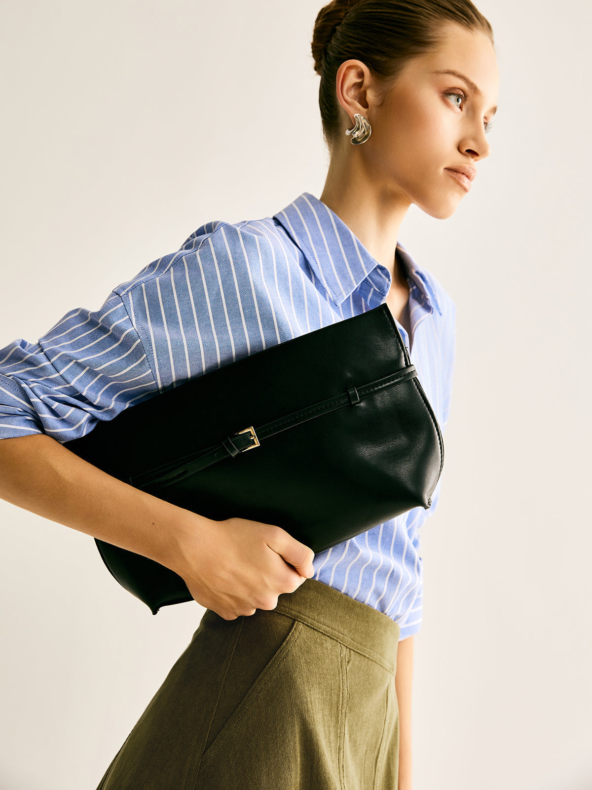 Kemer Aksesuar Bölmeli Çanta Siyah Polüretan