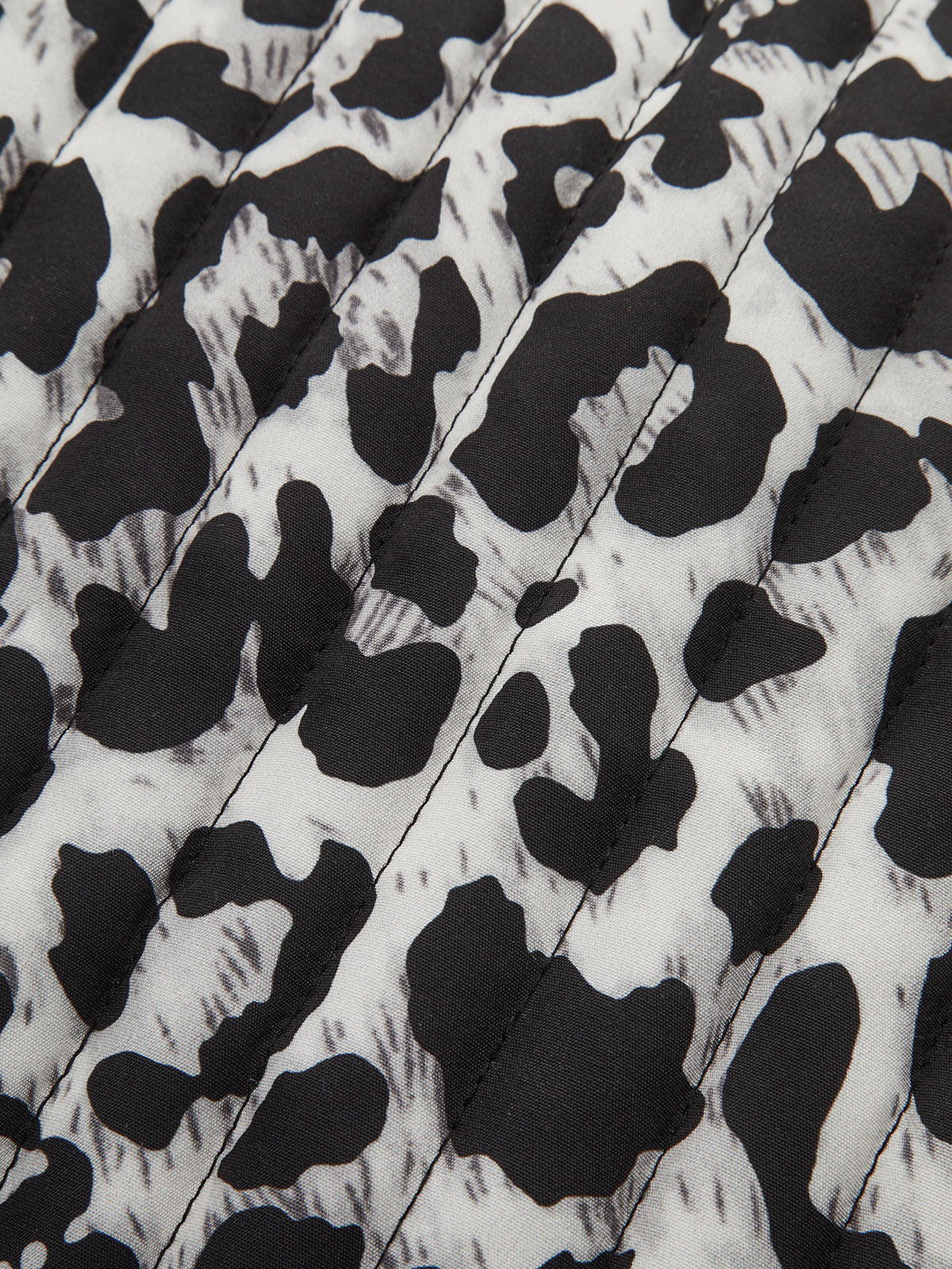 Leopar Desenli Kolsuz Yelek Papyon Detaylı Siyah