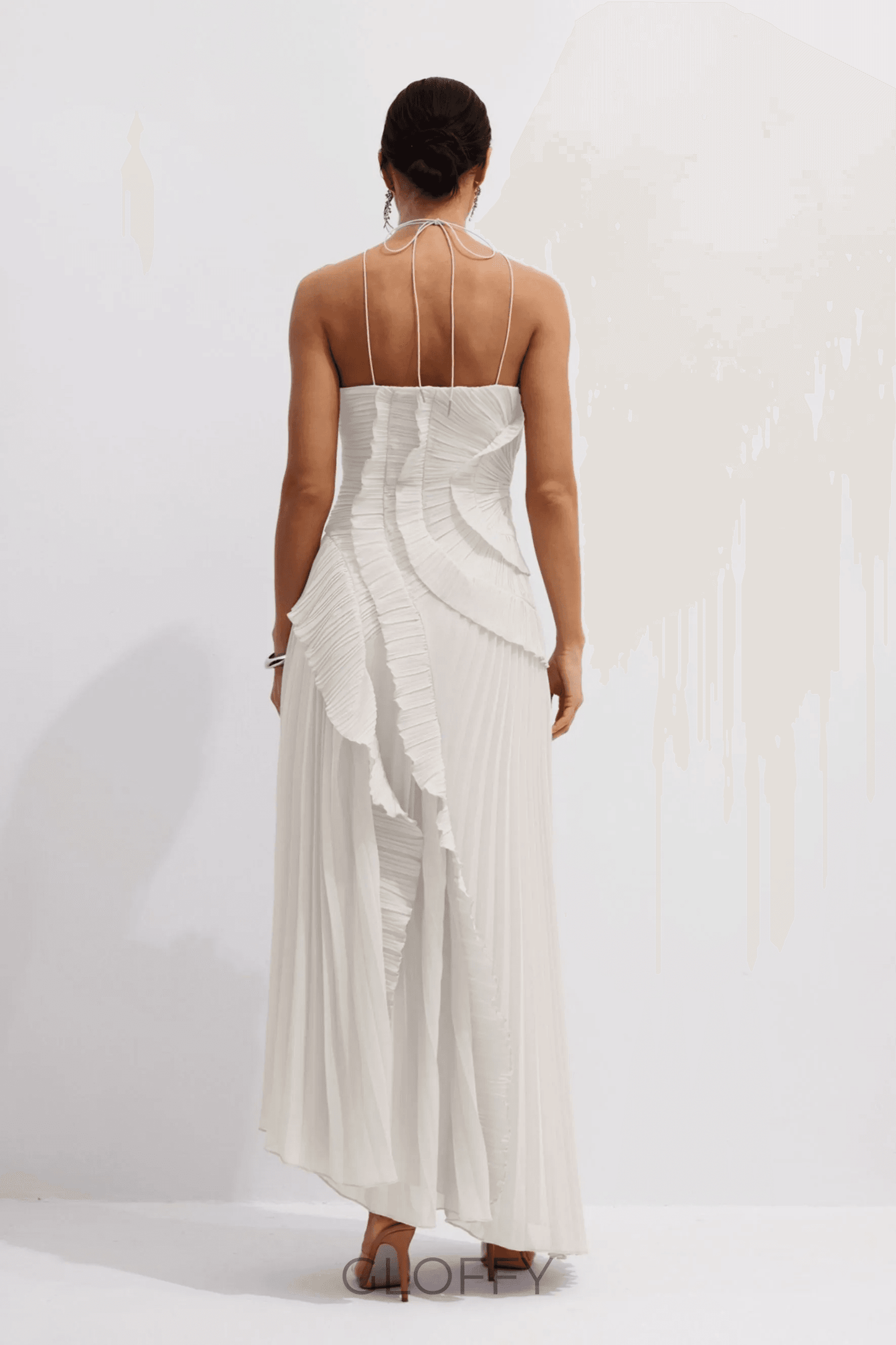 Velimora Asimetrik Pliseli Halter Yaka Yırtmaçlı Midi Elbise