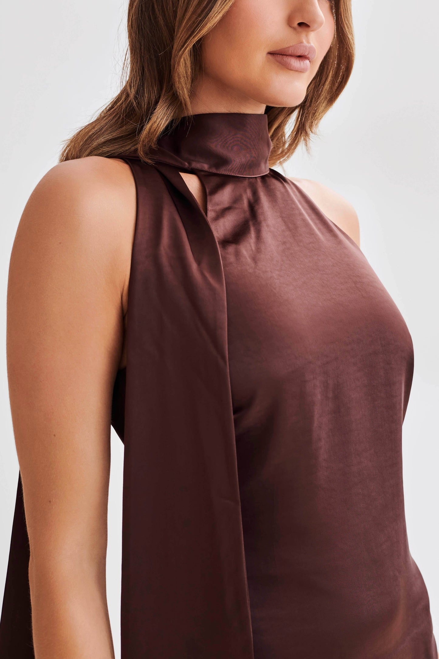 ROF Aubriella Boyundan Bağlamalı Mini Elbise - Bitter Çikolata