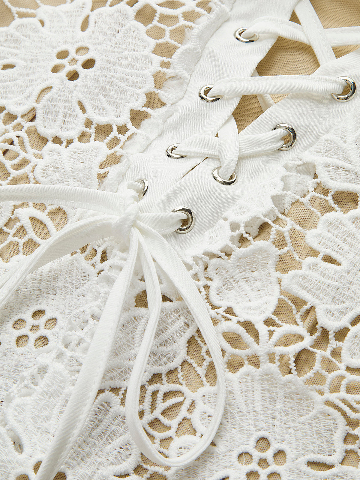 Yarı Şeffaf İki Katmanlı Dantel Abiye Elbise Beyaz Kolsuz