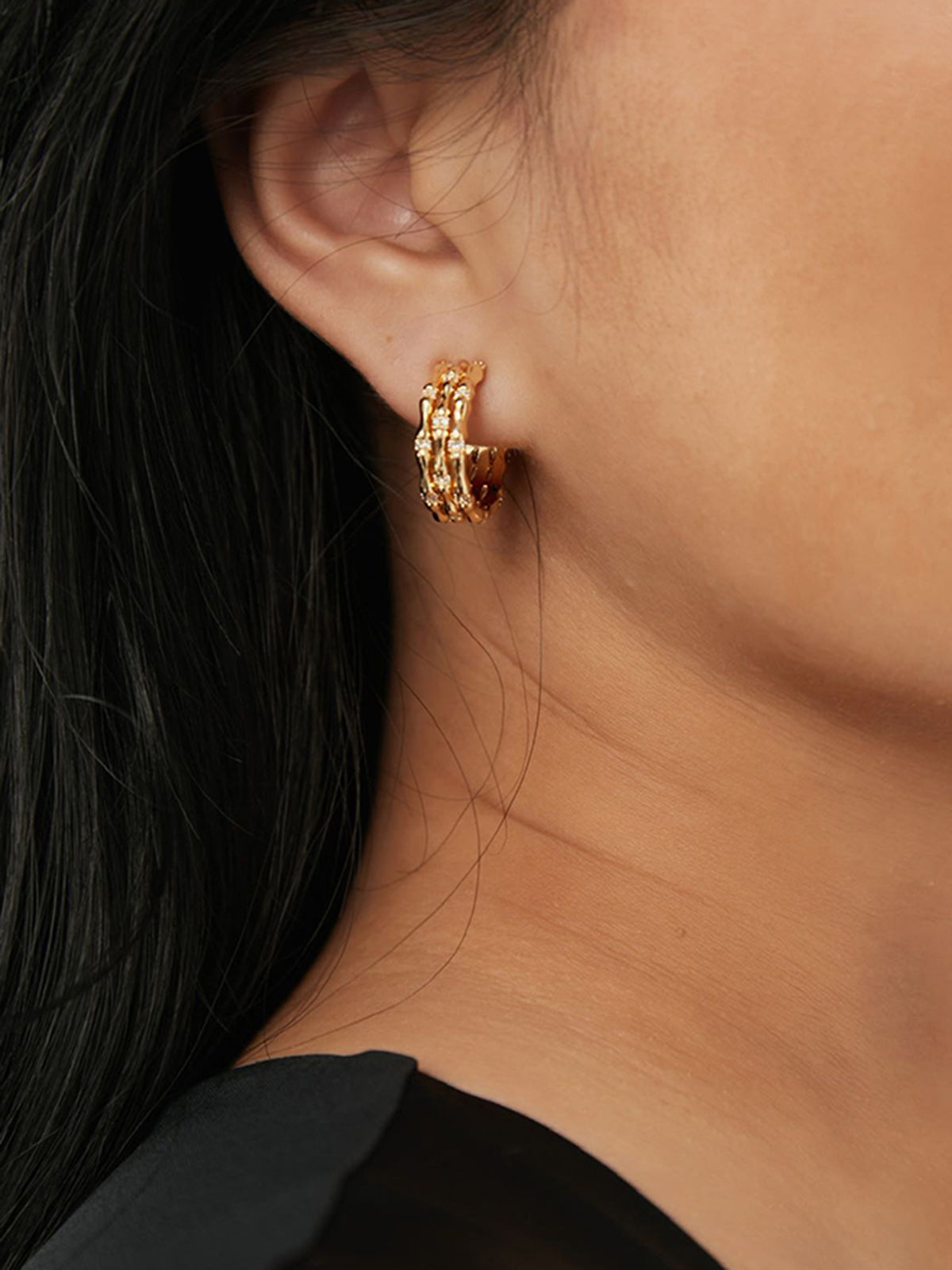 Şık Tünel Halka Küpe Altın Rhinestone Detaylı