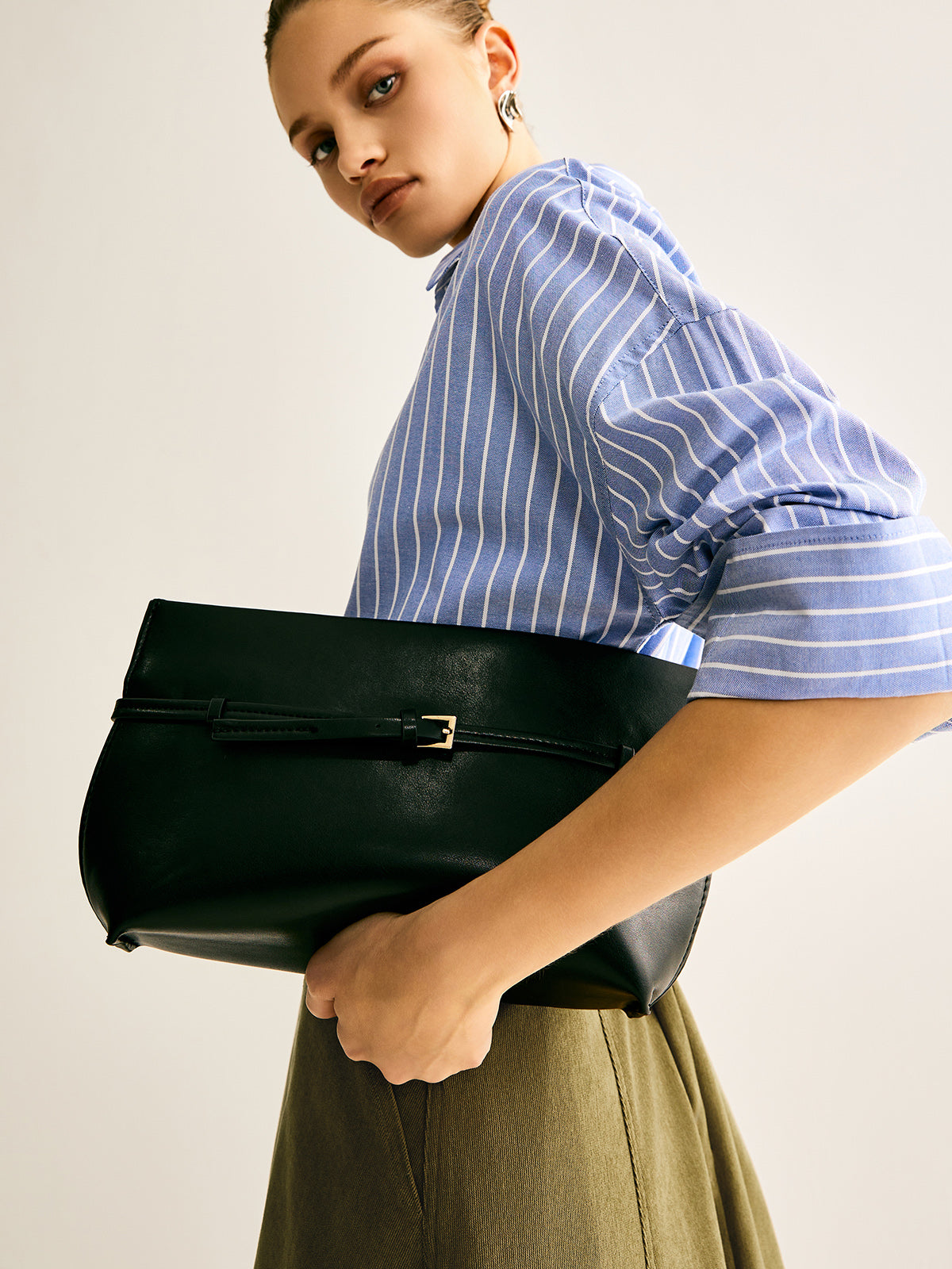 Kemer Aksesuar Bölmeli Çanta Siyah Polüretan