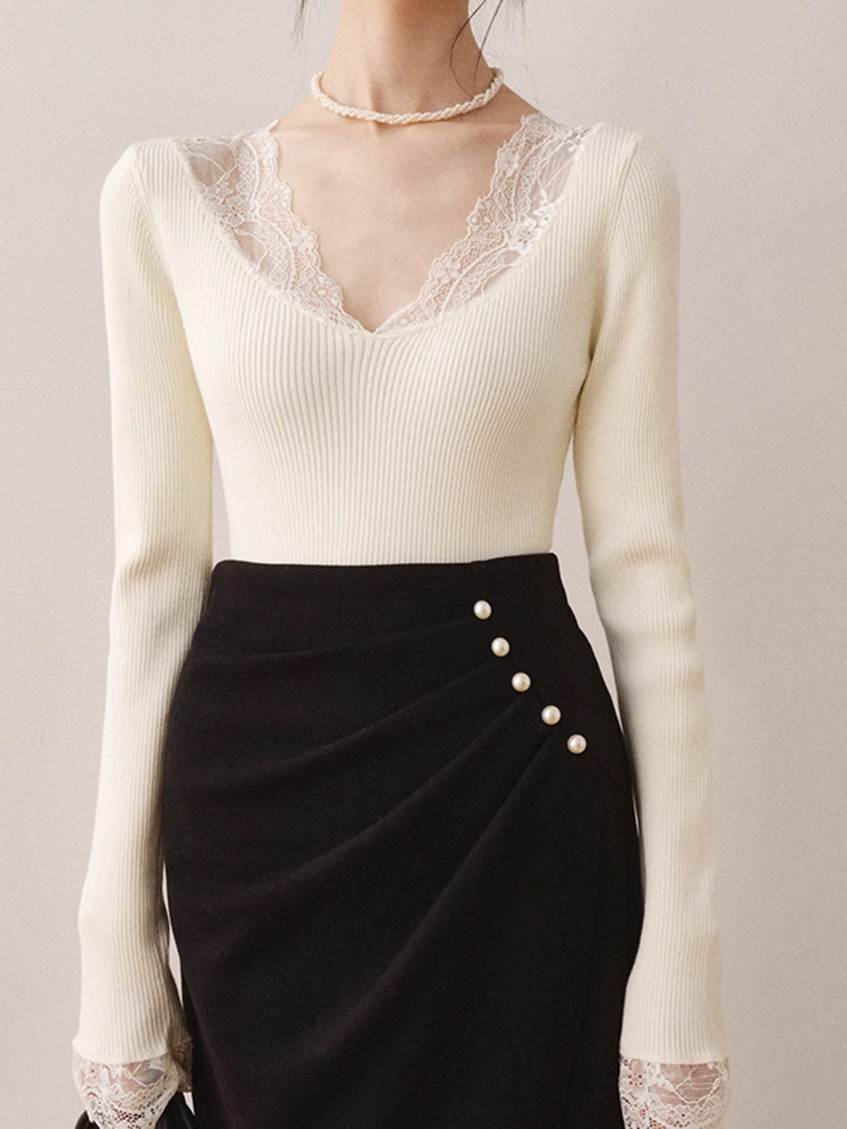 Dantel Detaylı Triko Bluz Uzun Kollu Ekru V Yaka