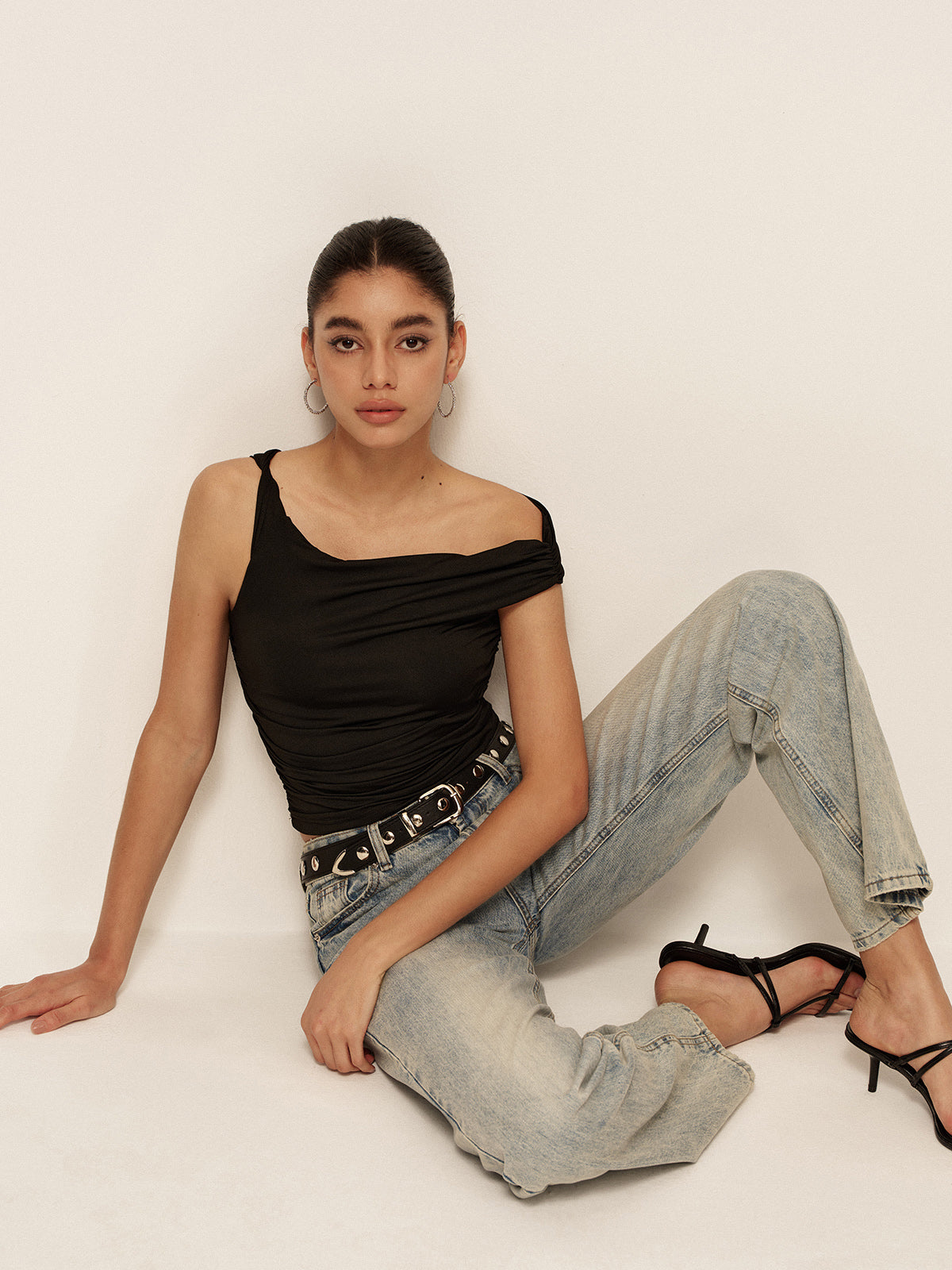 Asimetrik Yaka Plise Tişört Siyah Slim Fit