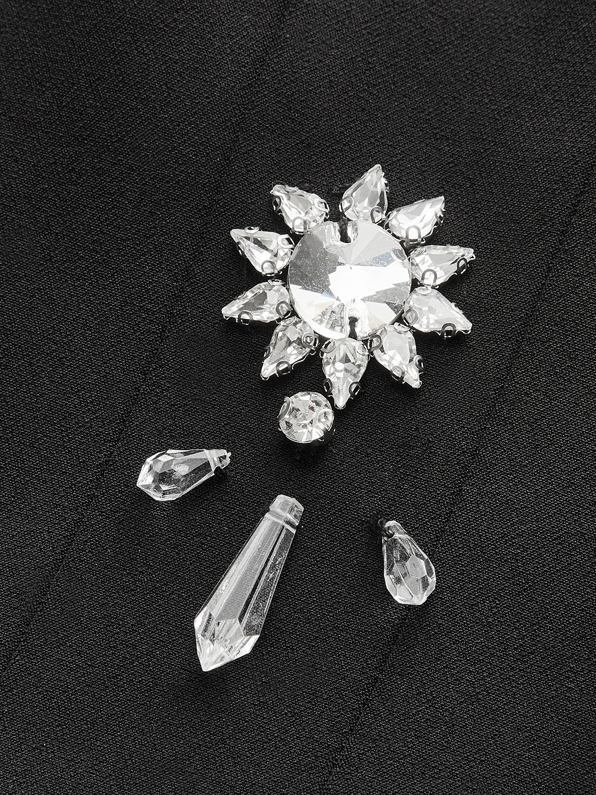 Kristal Taşlı Çiçekli Kare Yaka Kolsuz Bluz Siyah