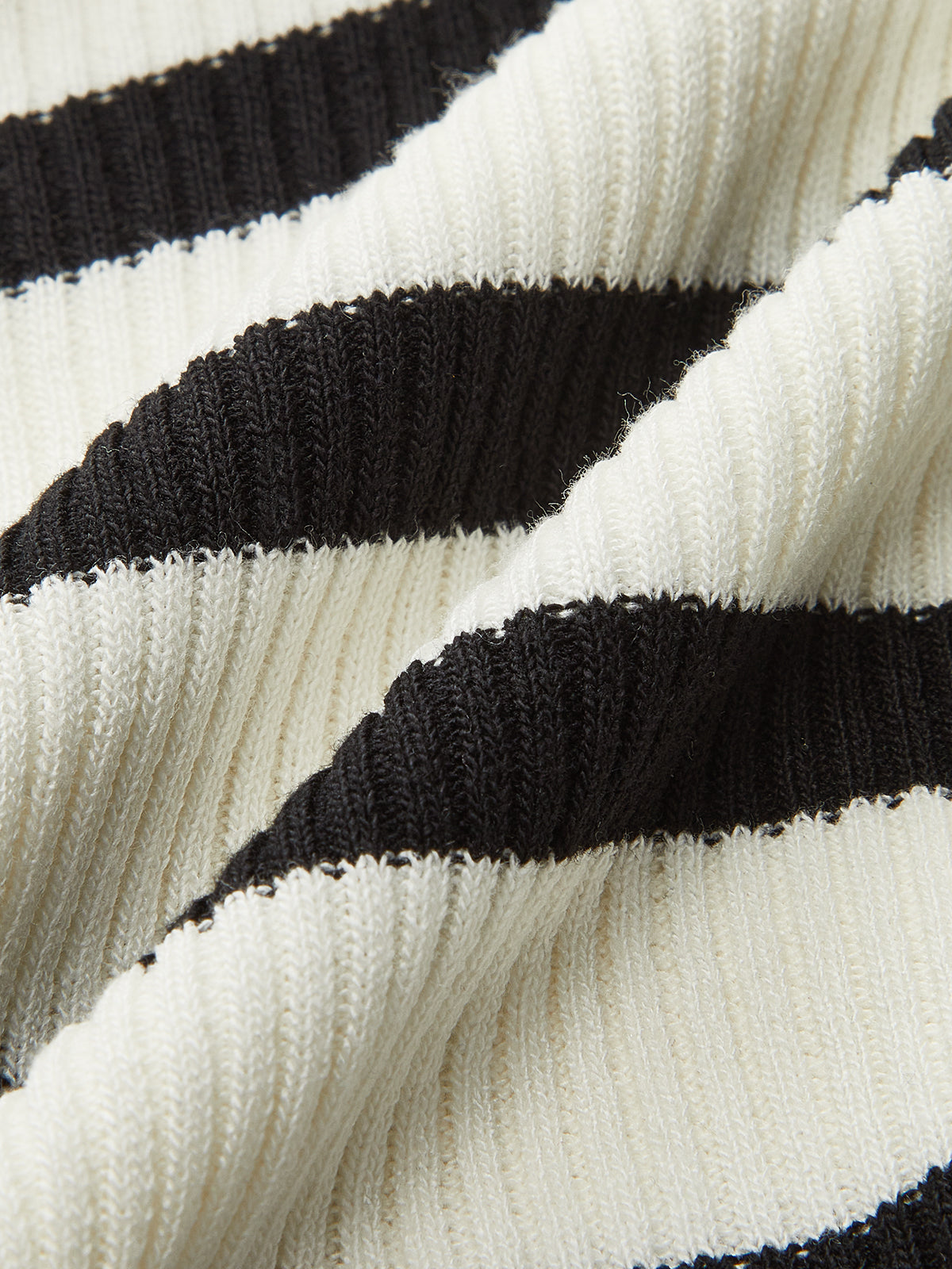 Çizgili Halter Askılı Kısa Kesim Üst Beyaz Triko