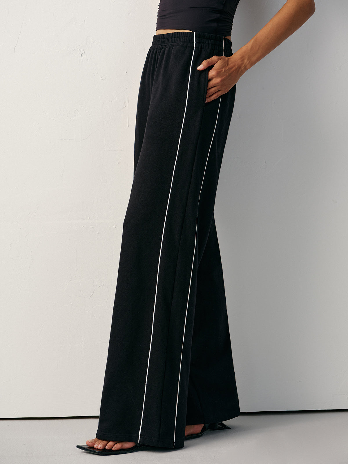 Pamuk Karışımlı Orta Bel Yan Şerit Eşofman Altı Siyah