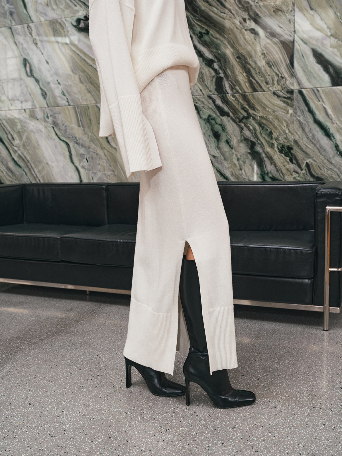 Oversize Boğazlı Triko Üst Maxi Etek Takımı Beyaz